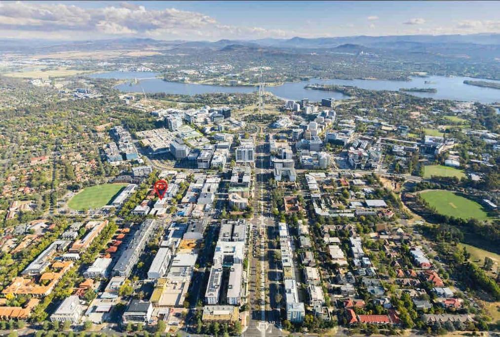 2 Bedroom 2 Bath 1 Car On Lonsdale Street Canberra Eksteriør bilde